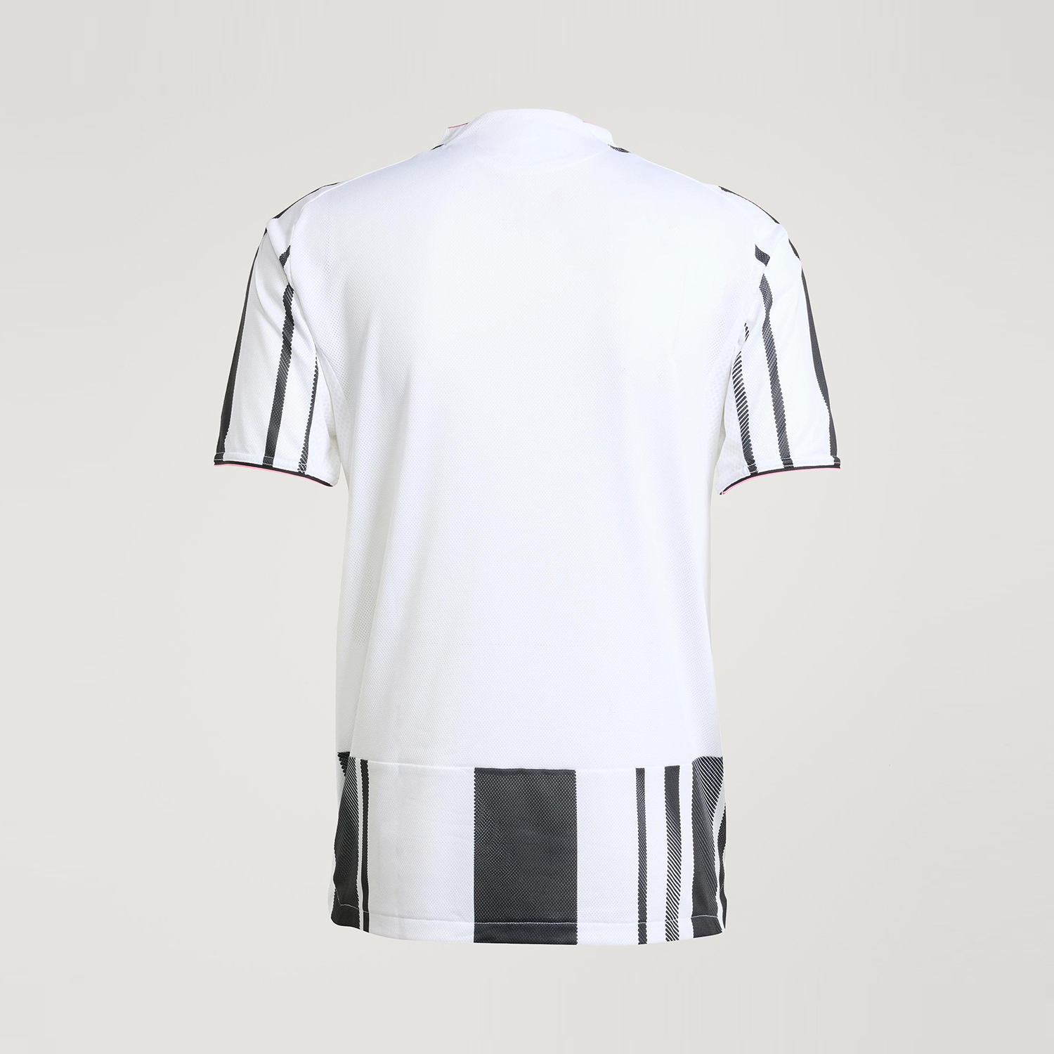 Adidas Authentic Juventus Play - огляд і ціна Sports Equipment Jersey